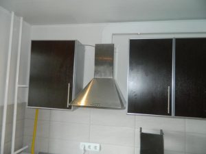 Установка вытяжки на кухне в Калуге